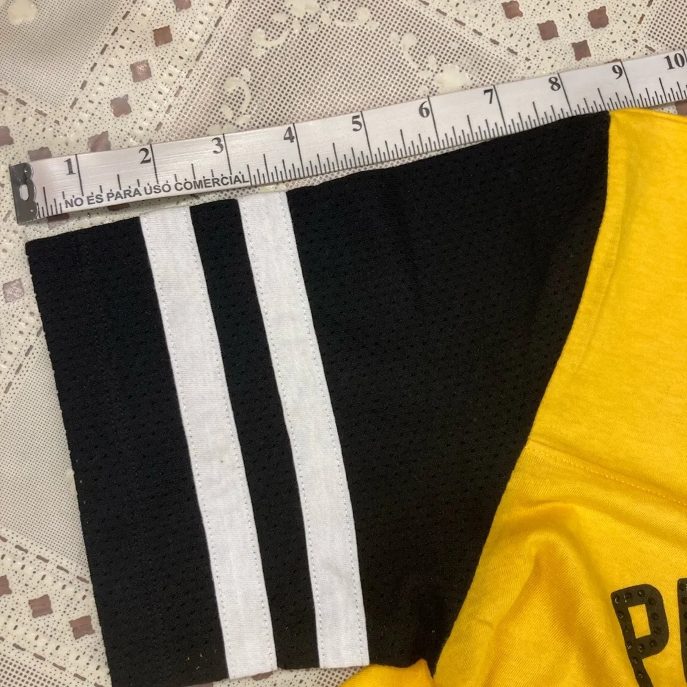 47  Yellow and Black Pittsburgh Steelers Short Sleeve Tee Size Medium - Picture 7 of 12